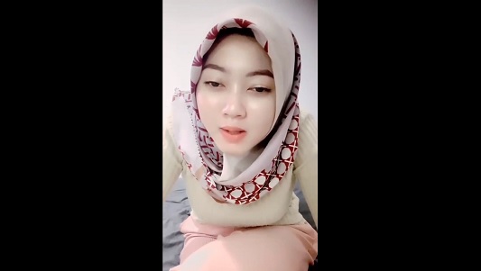 Bokep Indo Bu Guru Cantik Memek Tembem Masih Perawan