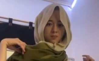 Bokep Indo Cewek Hijab Cantik Live Ngentot Sama Pacarnya