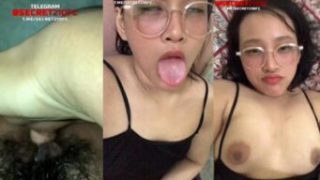 Bokep Indo Pacar Malay Berkacamata Lagi Sange Berat Pejuin Dong